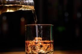 Boire ce nombre de verres d’alcool par jour peut conduire à faire un AVC 11 ans plus tôt