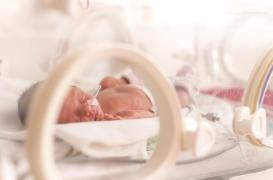 Naissances prématurées : vers une amélioration de la prise en charge en France ?
