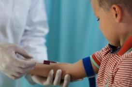 Prise de sang : comment rassurer les enfants qui ont la phobie des aiguilles ?