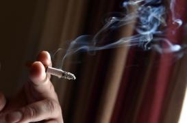 La fumée de cigarette qui reste sur la peau peut déclencher des maladies