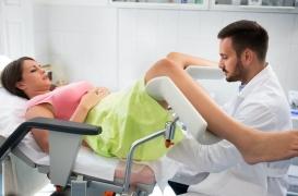 Les jeunes femmes subissent trop de frottis et de touchers vaginaux inutiles