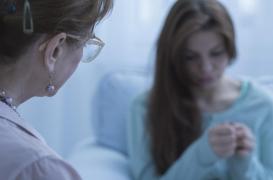 Troubles mentaux : les personnes hospitalisées dans leur jeunesse défavorisées sur le marché de l'emploi 