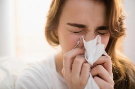 Pourquoi les cas de rhume, gastro et angine explosent en ce moment