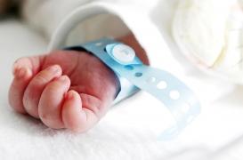 Un bébé est né positif au Covid-19, au Pérou