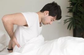 Lombalgie de la spondylarthrite : les biothérapies ne suffisent pas pour prévenir l’ankylose