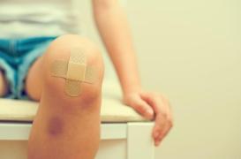 Piqûres d'insectes, coups de soleil... les conseils d'un dermatologue pour protéger vos enfants  