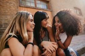 Les potins, ça fait du bien !