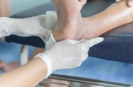 Diabète : un pansement intelligent pour soigner les plaies chroniques 