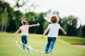 Vivre à proximité des espaces verts protège les poumons des enfants