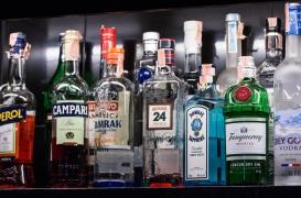 Obésité : faut-il indiquer les calories sur les bouteilles d’alcool ?