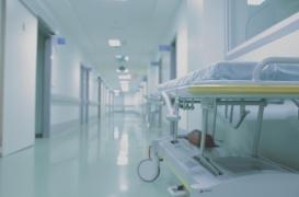 Lot-et-Garonne : il porte plainte contre X pour le décès de sa compagne et son bébé après l'accouchement