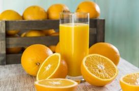 IMC : boire du jus de fruit évite le surpoids aux filles
