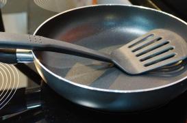 Poêle en Téflon : des associations portent plainte contre Tefal 