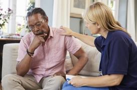 Maladie d'Alzheimer : pourquoi bien dormir la nuit réduirait les risques ?