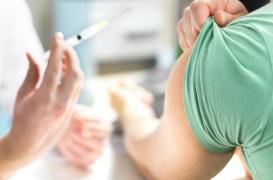 Covid-19 : “La seule façon de redonner confiance est de centrer la vaccination sur le médecin traitant”