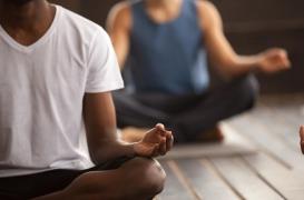 Hallucinations, angoisses, pensées délirantes : les dangers de la méditation