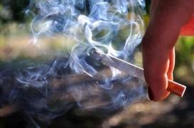 VIDEO - Pour punir des enfants, un directeur d’école les force à fumer des cigarettes