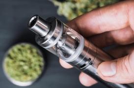 Lésions pulmonaires : le vapotage et la marijuana à fumer ne sont pas en cause