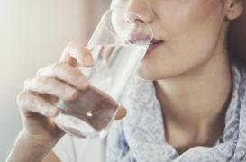 Insuffisance cardiaque : et s’il suffisait de boire régulièrement de l’eau ?