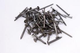 Inde : les médecins découvrent 33 objets tranchants dans son estomac