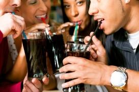 Boissons sucrées : les adultes ont du mal à réduire leurs apports