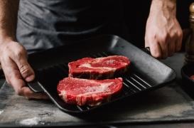 Trop de viande rouge et de fromage augmentent le risque de cancer 