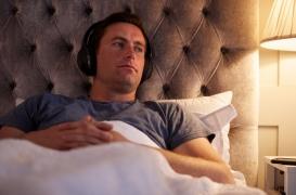 Un conseil pour les mélomanes : coupez la musique avant de vous endormir !