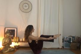 5 postures de yoga pour bien vivre la ménopause