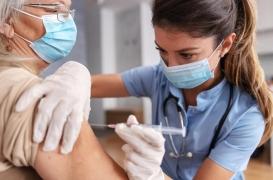 Vaccins ARNm : la protection diminue quatre mois après la troisième dose 