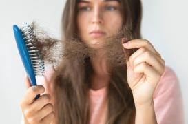 Le stress engendré par la Covid-19 peut-il nous faire perdre nos cheveux?