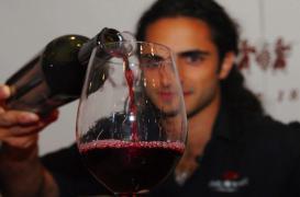 Alcool : des addictologues dénoncent la remise en cause de la loi Evin