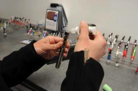 E-cigarette : son remboursement divise les vapoteurs français 
