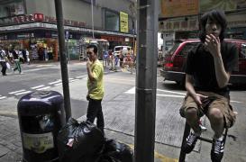 VIDEO. Hong Kong affiche des portraits géants des pollueurs 