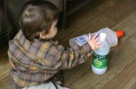 Ingestion de produits dangereux : les recommandations aux parents 