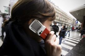 Sécurité routière : 8 % des piétons envoient des textos en traversant