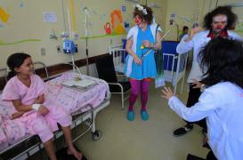 Hôpital : 60 personnalités soutiennent le Rire médecin