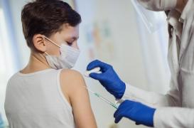 Vaccination : les enfants mieux protégés que les adultes
