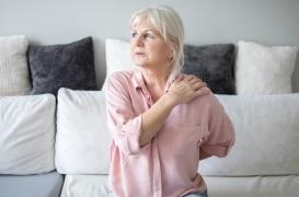 Ostéoporose : la qualité des relations sociales influe sur la santé des os