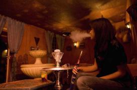 Chicha : les barmen exposés au tabagisme passif 
