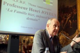 Vaccination : le Pr Joyeux souhaite un débat TV avec Marisol Touraine