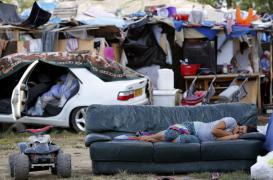 Grossesse : les populations précaires exclues des soins