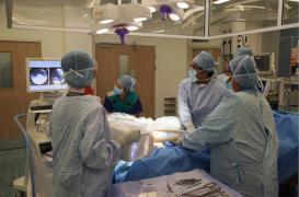 Smartphones dans les blocs : un phénomène qui serait rare en France