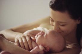 Parler à son bébé, c’est bien. Chanter, c’est mieux !