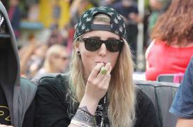Cannabis : un usage en hausse chez les jeunes Françaises