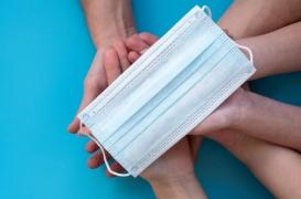 Confinement, gestes barrière, vaccination : penser aux autres permet de mieux accepter les règles