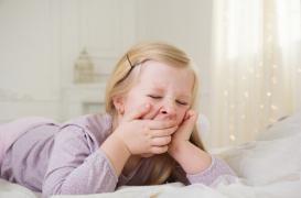 Sommeil des enfants : les parents doivent montrer l'exemple 