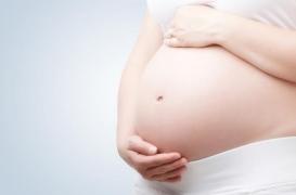 Hayden Cross : l’homme enceinte donne naissance à une fille