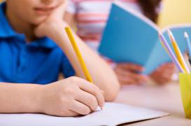 Syndrome d’Asperger : le poème d’un garçon provoque l’émotion 