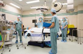 Des médecins suisses réalisent la première greffe entre patients séropositifs