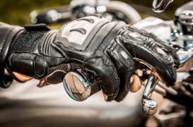 Sécurité routière : une campagne pour les gants en deux-roues 